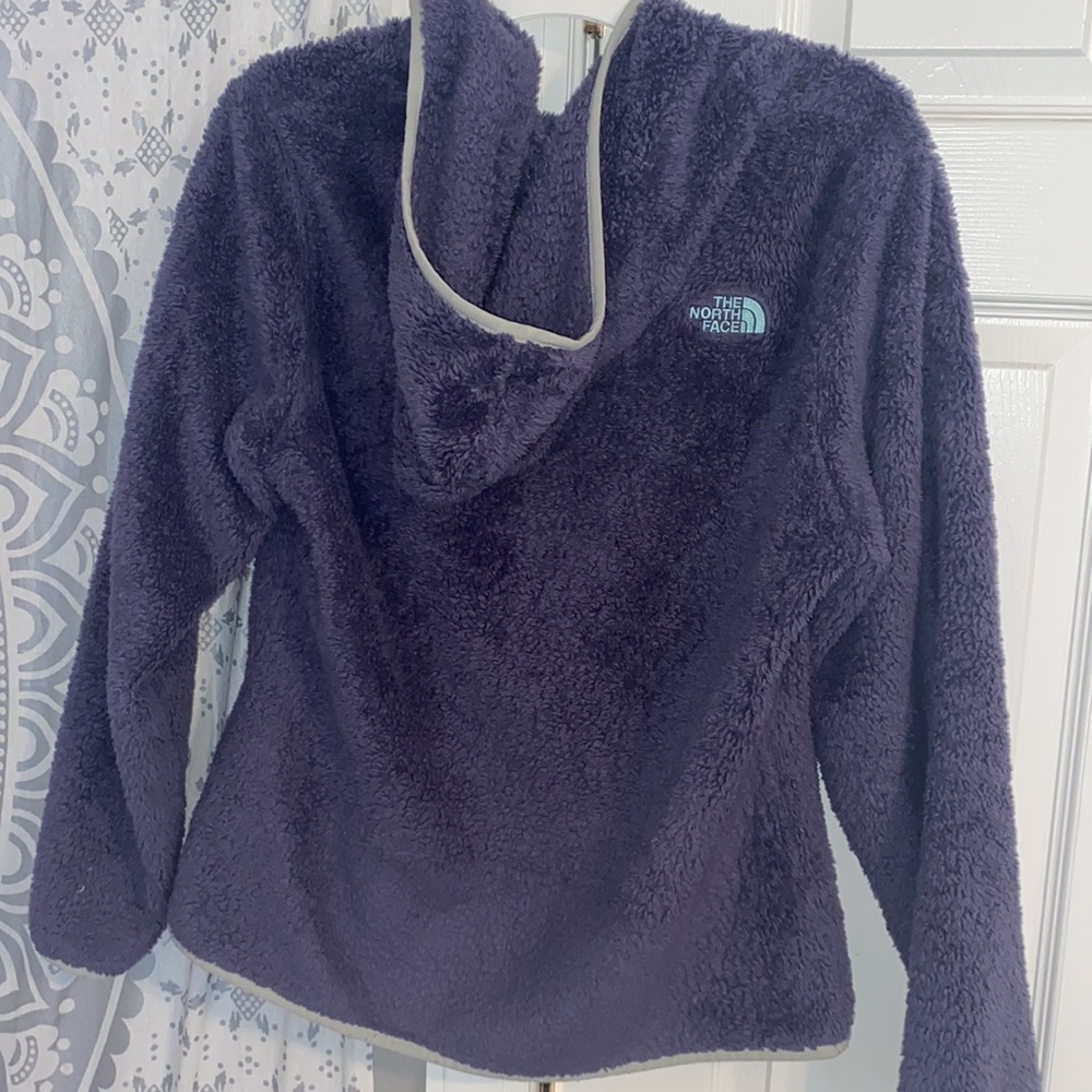 fuzzy north face jacket - Picture 2 of 2